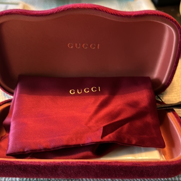 NWOT Authentic Gucci sunglasses! - Picture 3 of 5